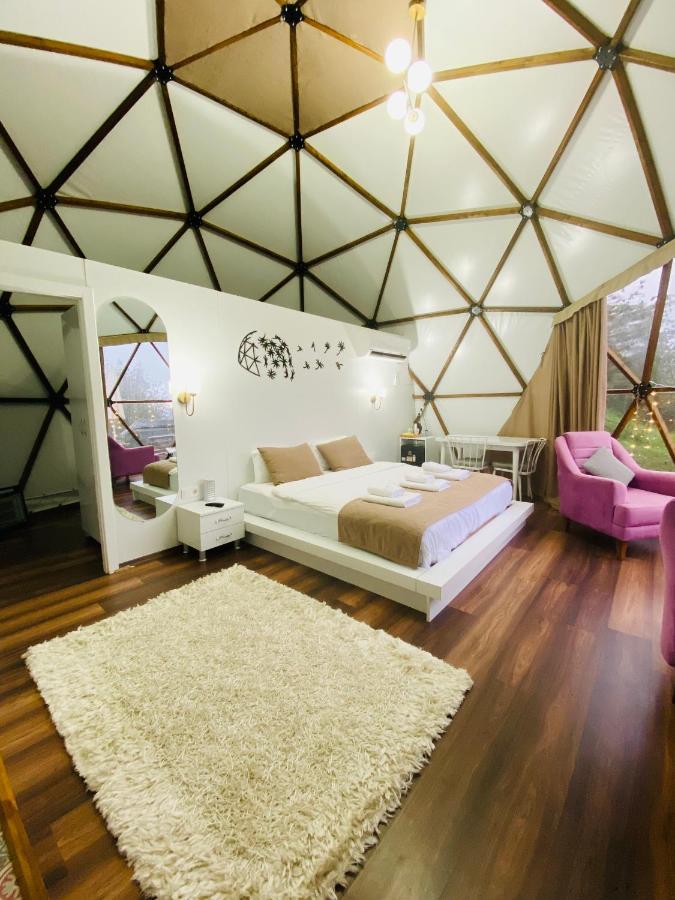 ספנג'ה Phalesia Glamping Otel מראה חיצוני תמונה