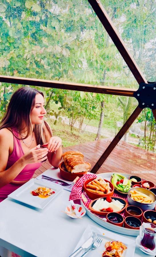 ספנג'ה Phalesia Glamping Otel מראה חיצוני תמונה