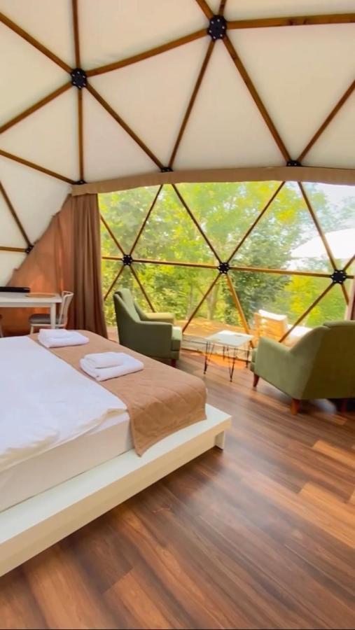 ספנג'ה Phalesia Glamping Otel מראה חיצוני תמונה