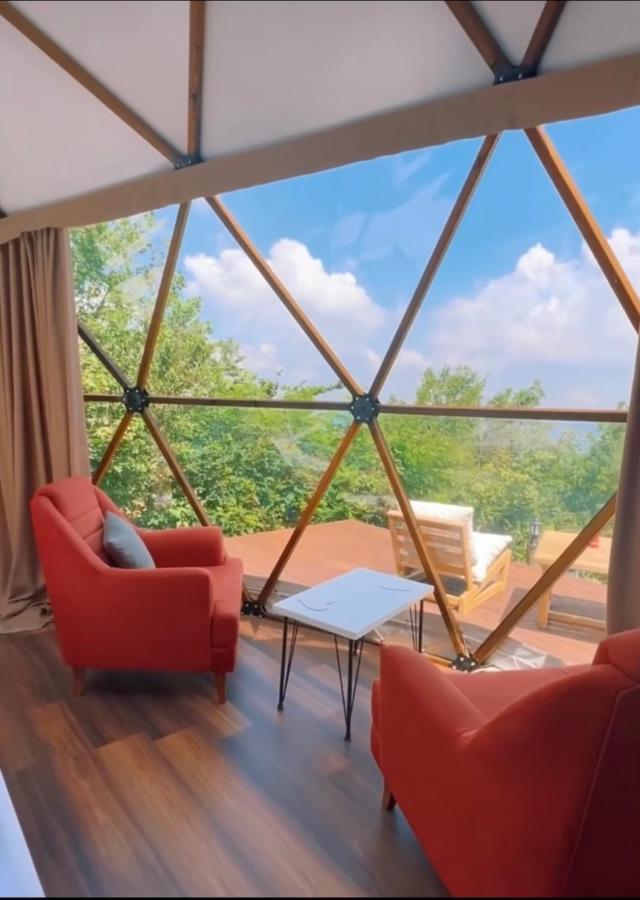 ספנג'ה Phalesia Glamping Otel מראה חיצוני תמונה