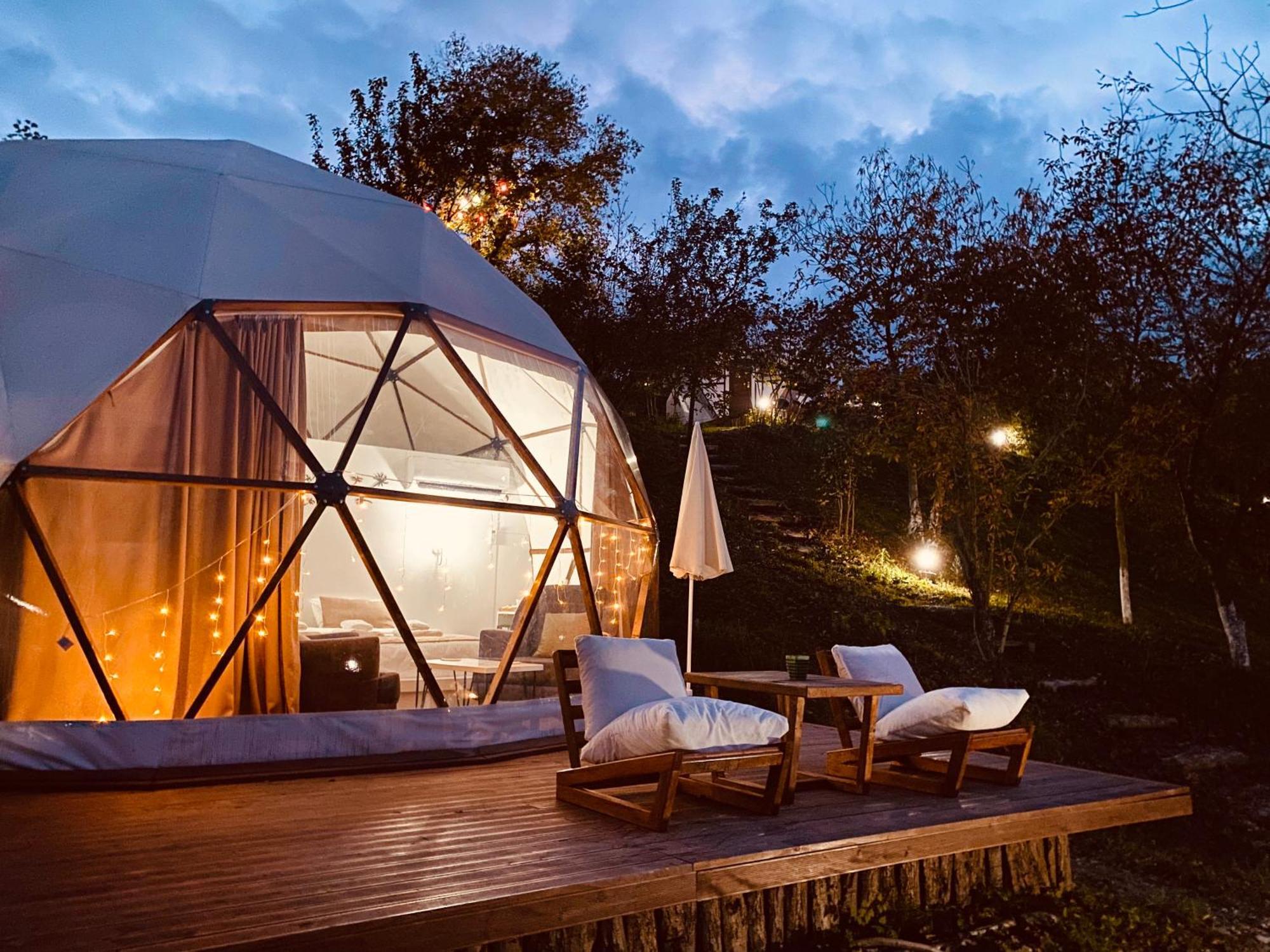 ספנג'ה Phalesia Glamping Otel מראה חיצוני תמונה