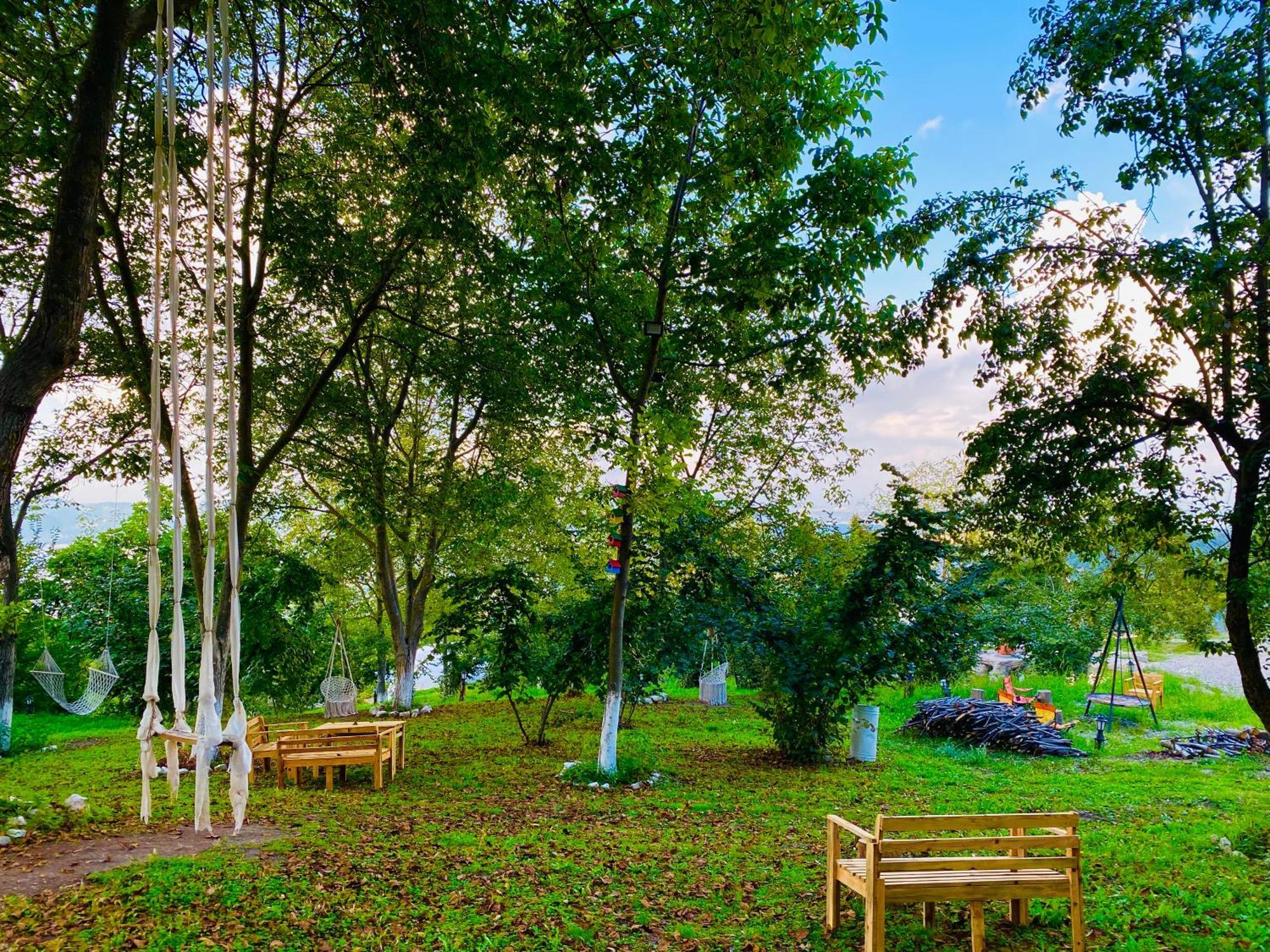 ספנג'ה Phalesia Glamping Otel מראה חיצוני תמונה